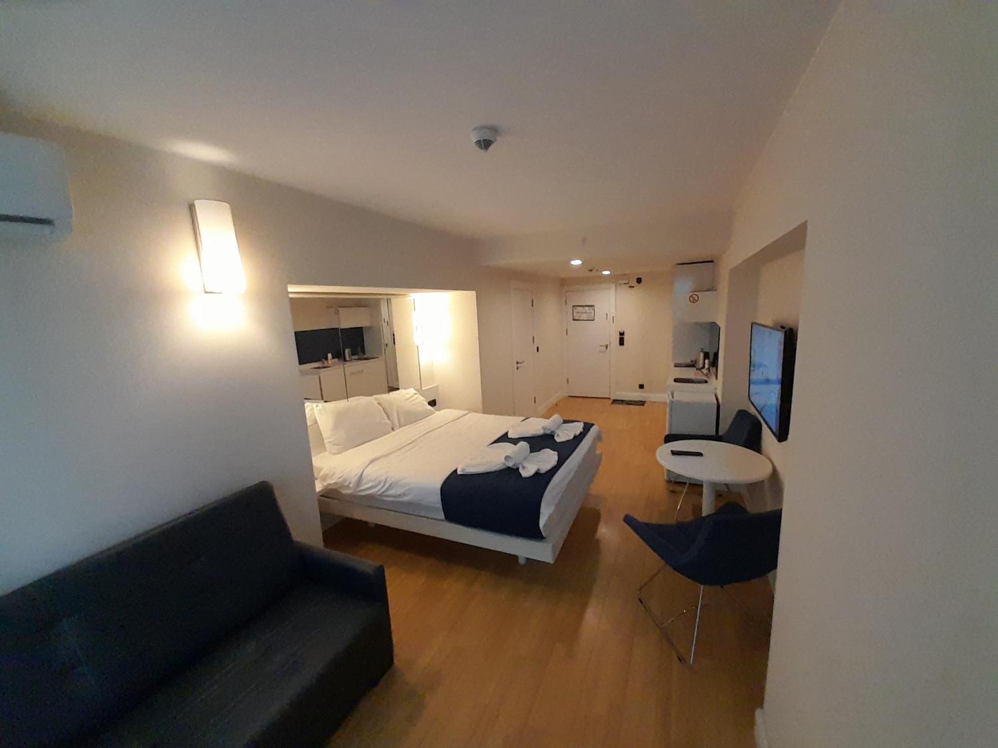 Smart Aparthotel Orbi City Batumi Pokoj fotografie